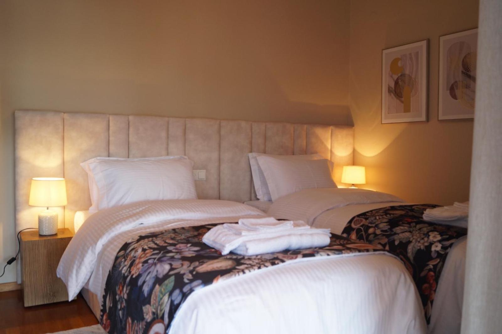 Daphne Luxury Apartment Kastoria Esterno foto