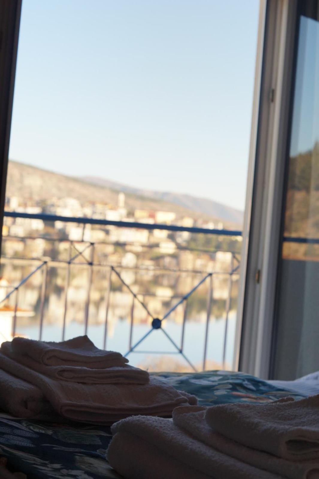 Daphne Luxury Apartment Kastoria Esterno foto