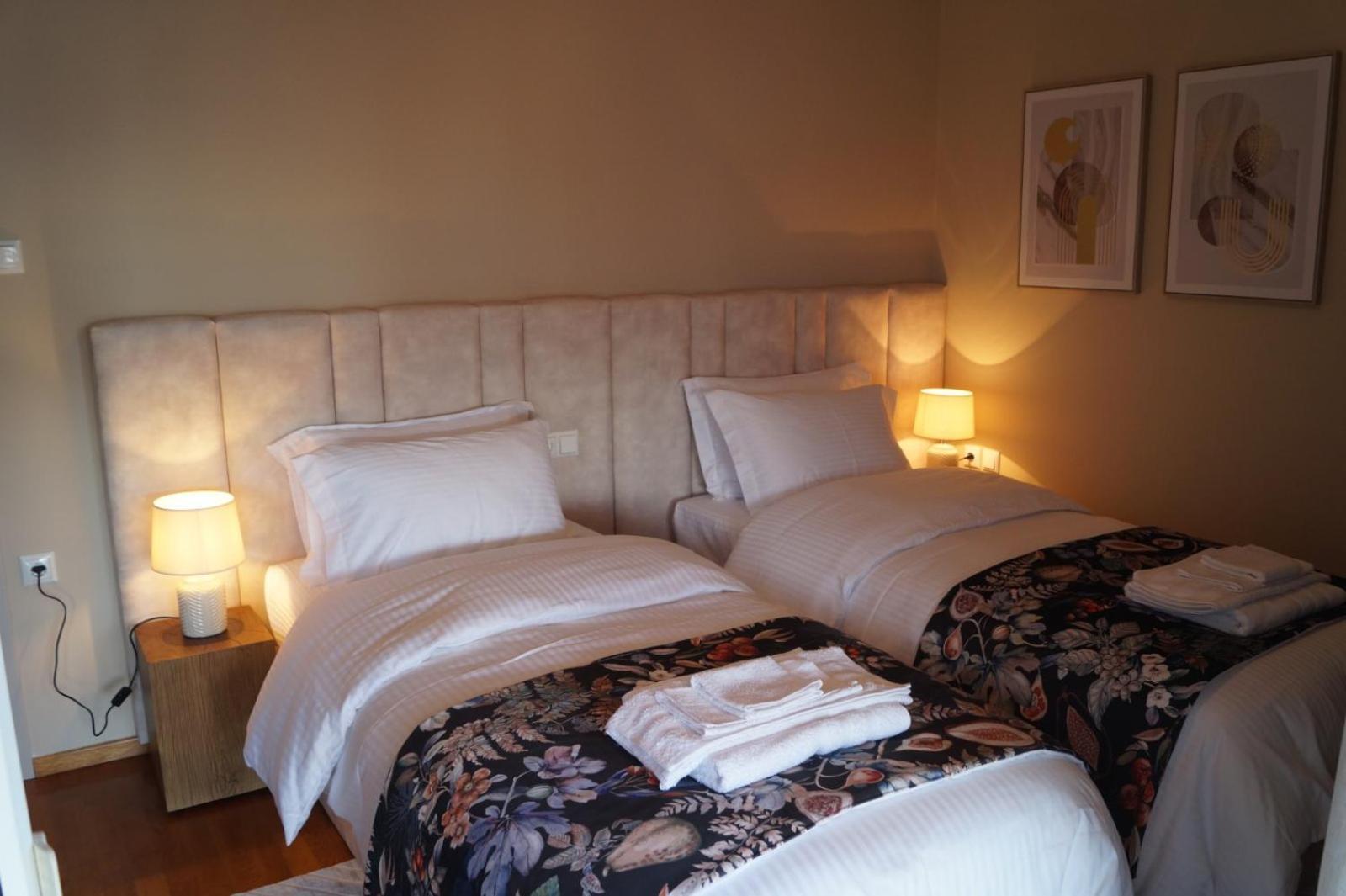 Daphne Luxury Apartment Kastoria Esterno foto